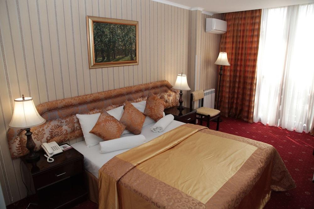 Hotel Shirak