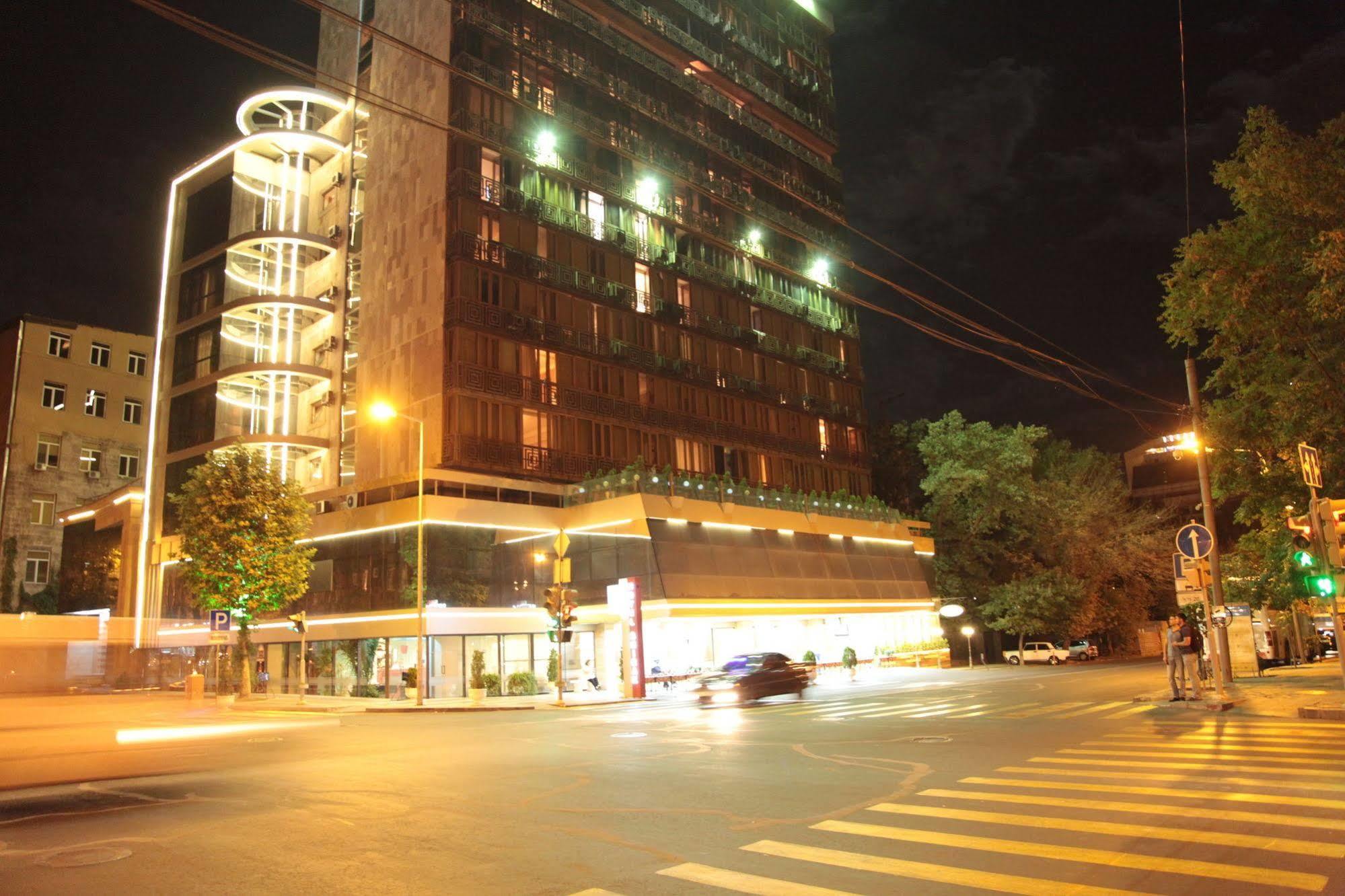 Shirak 4*